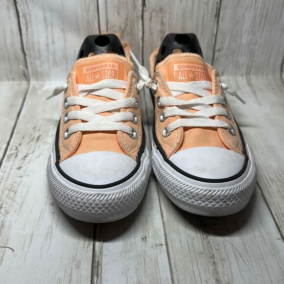 Converse Girls Low Top Chuck Taylor All Star Low top size 5 - Picture 2 of 9